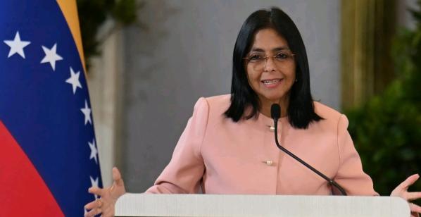 反转了！委内瑞拉发生大规模抗议，民众把矛头直指美国和目前掌权的代总统罗德里格斯！