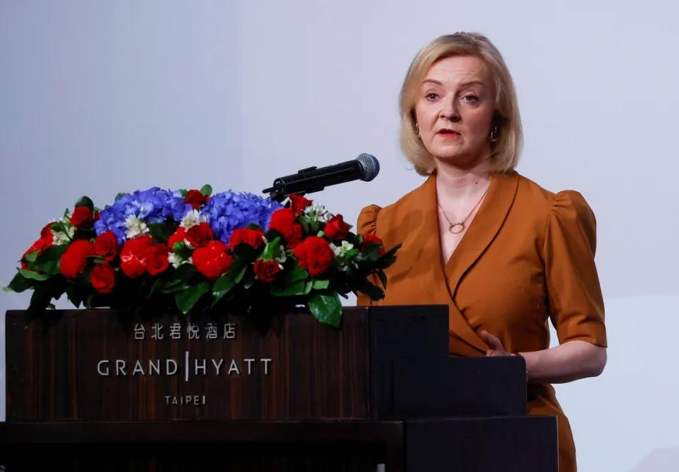 英国前首相称如果大陆敢武力攻台要对中国进行问责，短命首相特拉斯窜访台湾，并且大放