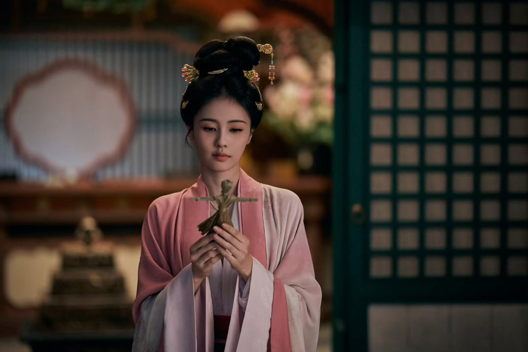 白鹿  🌾💐🌷热爱是火炬 为天空点上繁星你心中的热爱肆意疯长白鹿叶璃 白鹿