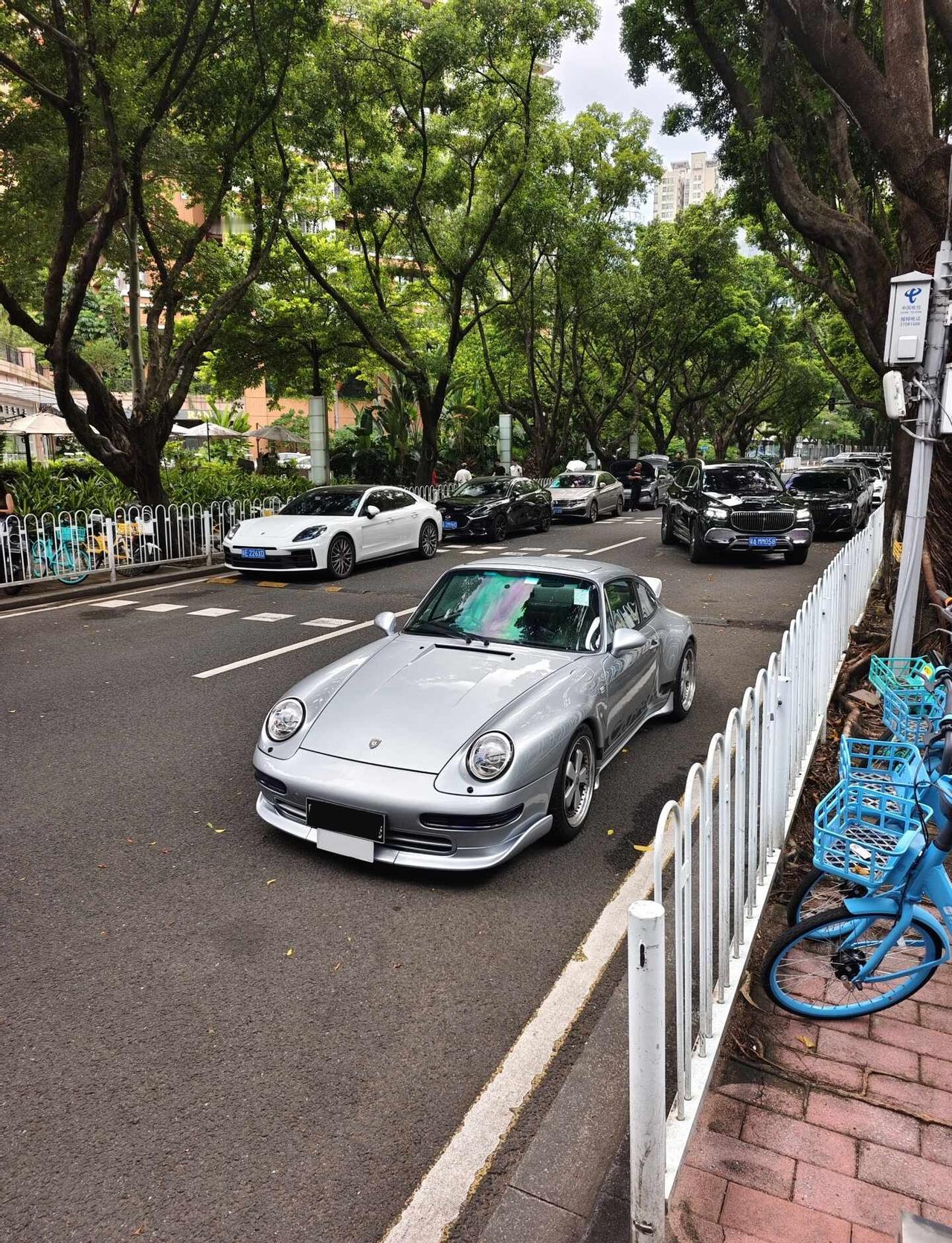 好型啊 993
改得好棒
改装车文化 911