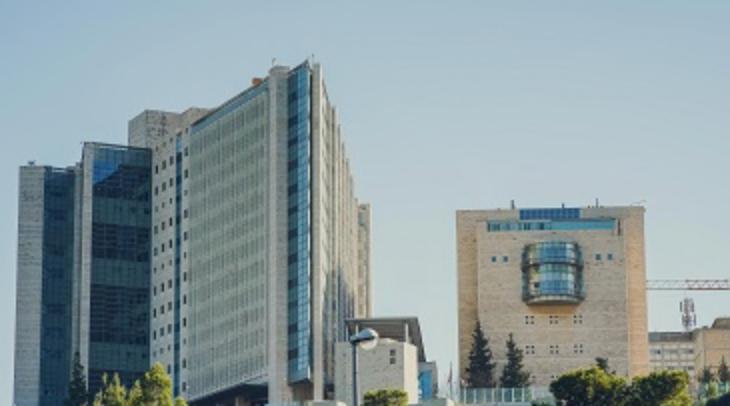内塔尼亚胡夜间突然被急送医

内塔尼亚胡夜间突然被急送医，消息曝光后，内塔尼亚胡