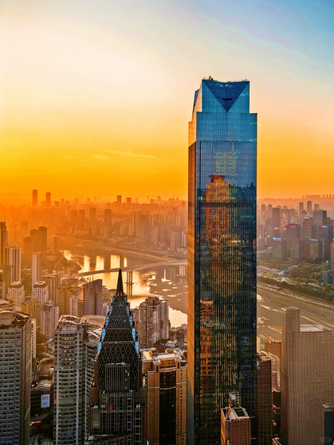 还去啥云端之眼？解放碑免费观景台不香吗