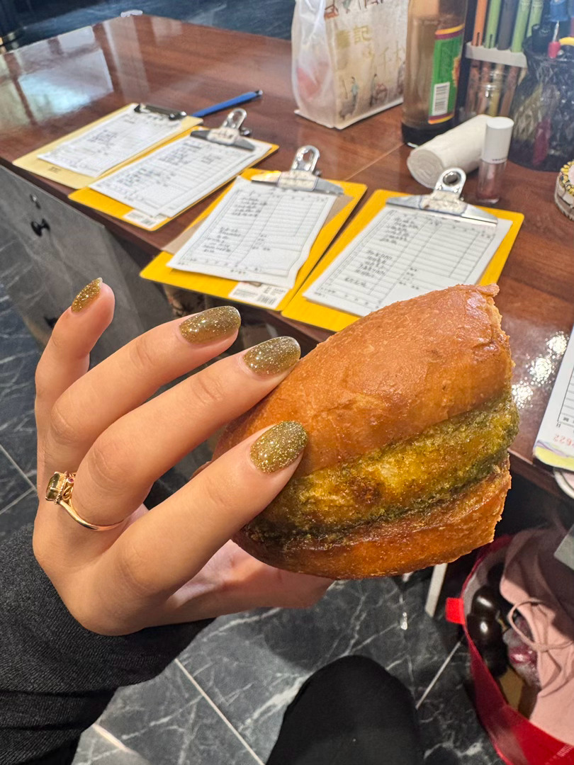 好想休息 开店几个月一天都没停过 ​​​