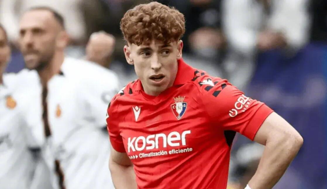 【记者：若巴萨对穆尼奥斯行动够快，皇马没有干预权无能为力】足球记者阿尔贝特-费尔