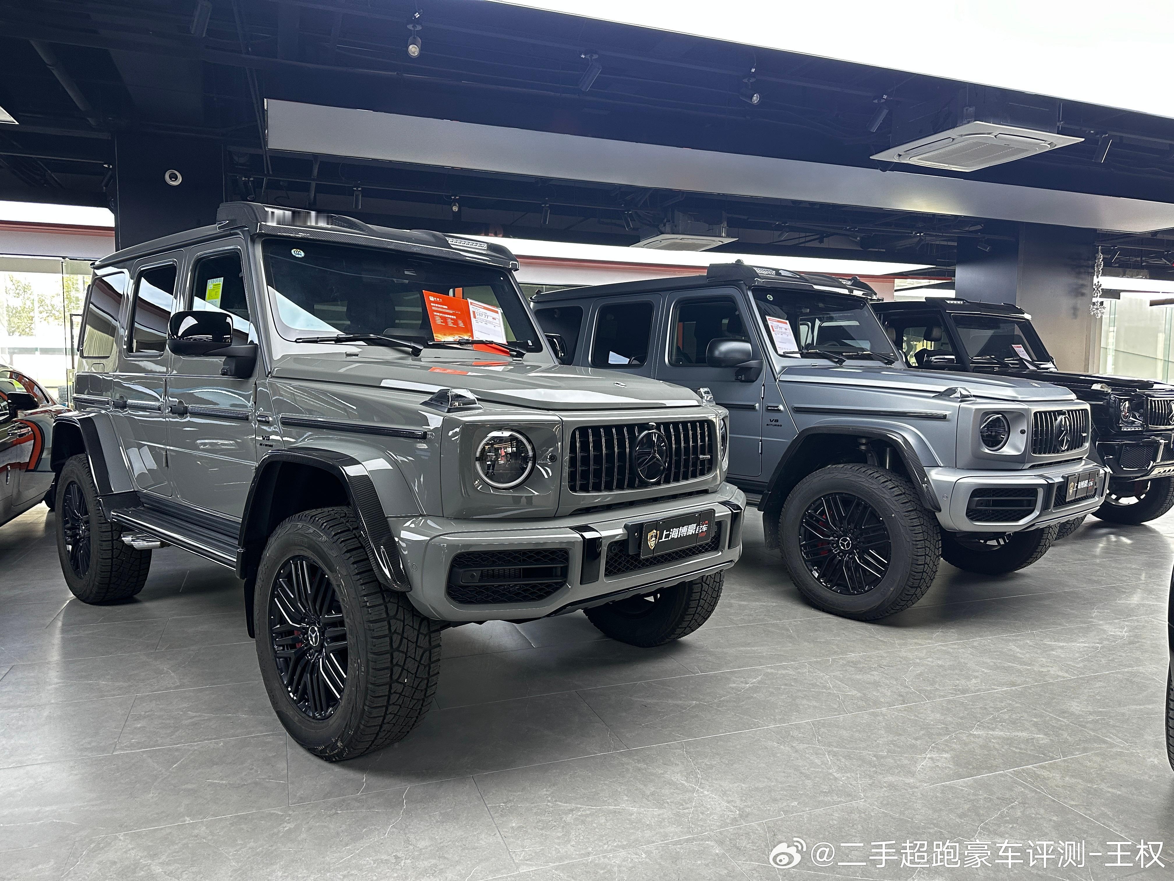 这家伙可真的大  G63 4x4² 价格也是真的贵 目前市场报价500➕ ​​​