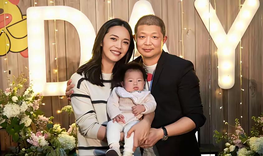 又一对明星官宣离婚了！

今天姚晨突然宣布和曹郁离婚，声明里还说，两人其实已经离
