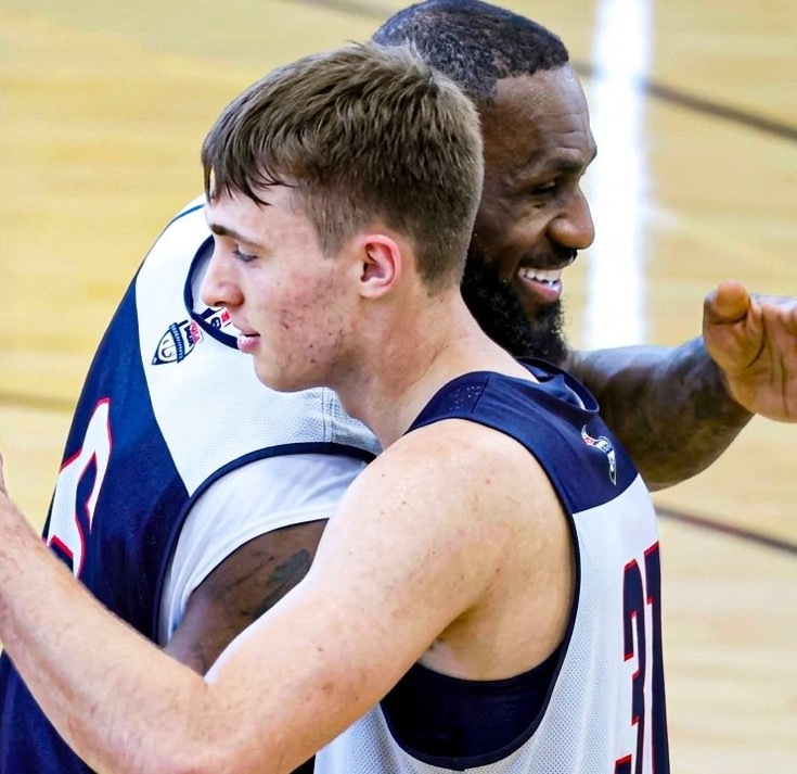 詹姆斯赞美弗拉格：“显然库珀（弗拉格）最近几场比赛已完全进入状态，更重要的是他整