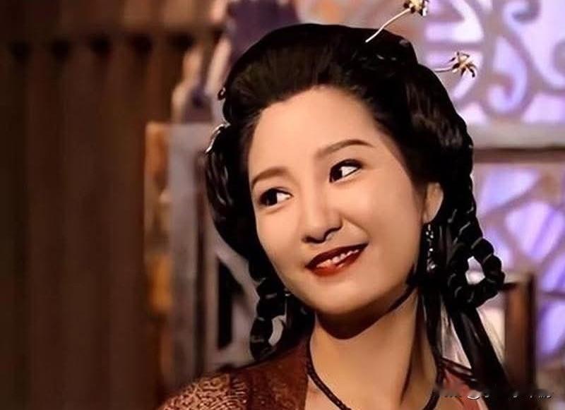 雪梨这个角色，你又怎么会不记得呢？
 
一部《寻秦记》让不少香港资深演员重新出现