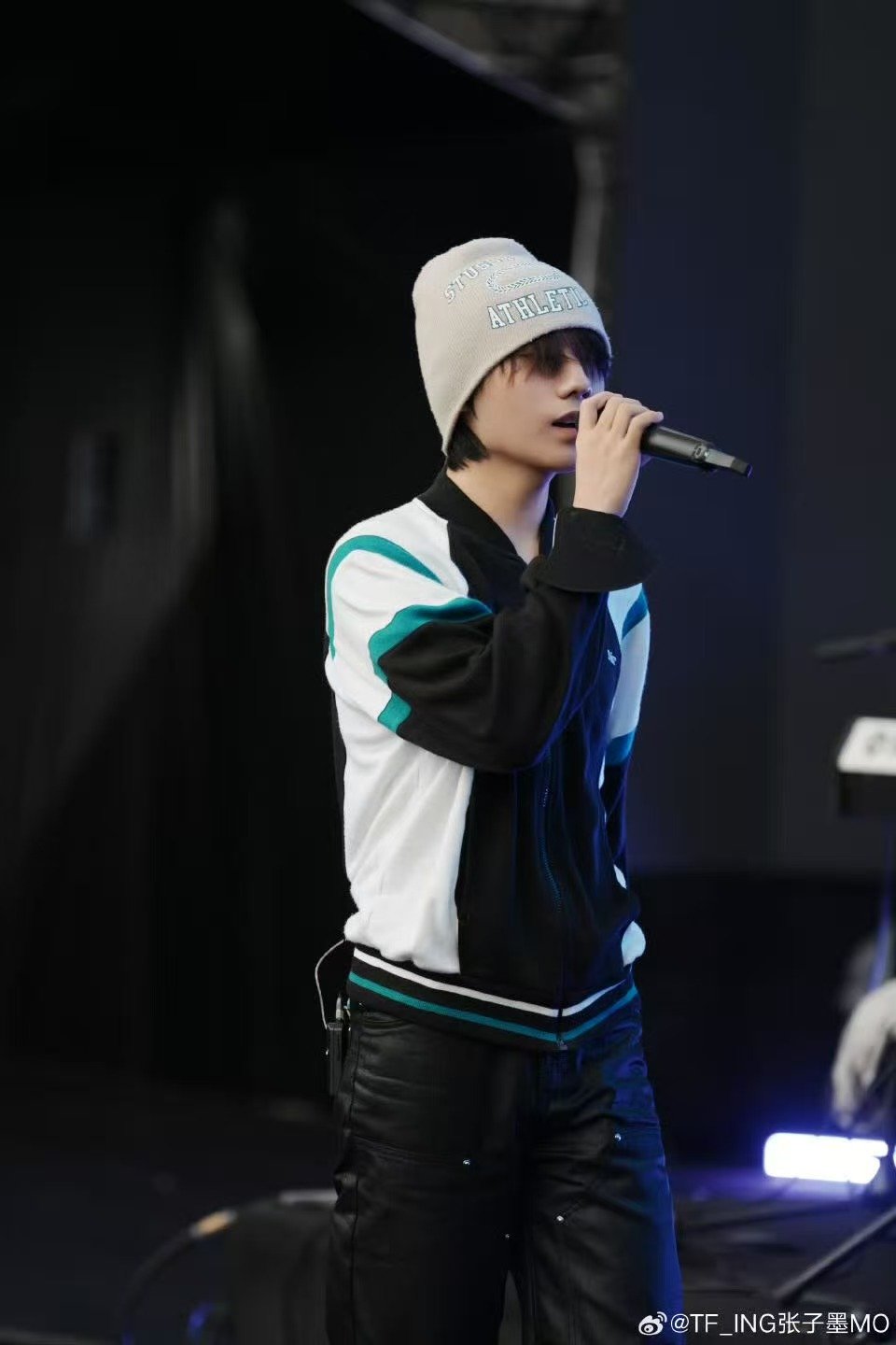 张子墨南宁音乐节彩排照张子墨南宁音乐节准备中 期待啊啊啊！！ 