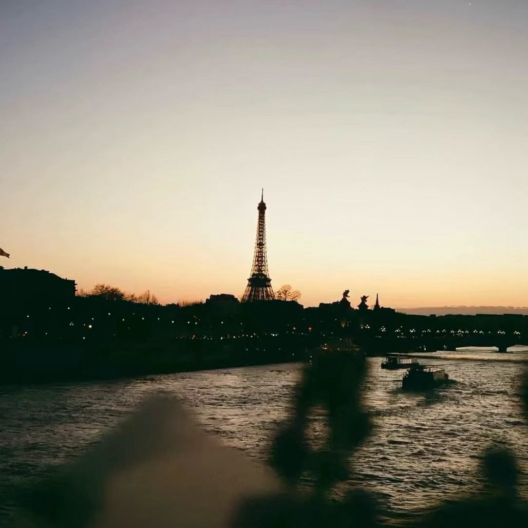 𝙒𝙚𝘾𝙝𝙖𝙩 头像背景图搭配丨氛围感｜女头｜背景图 ​​​