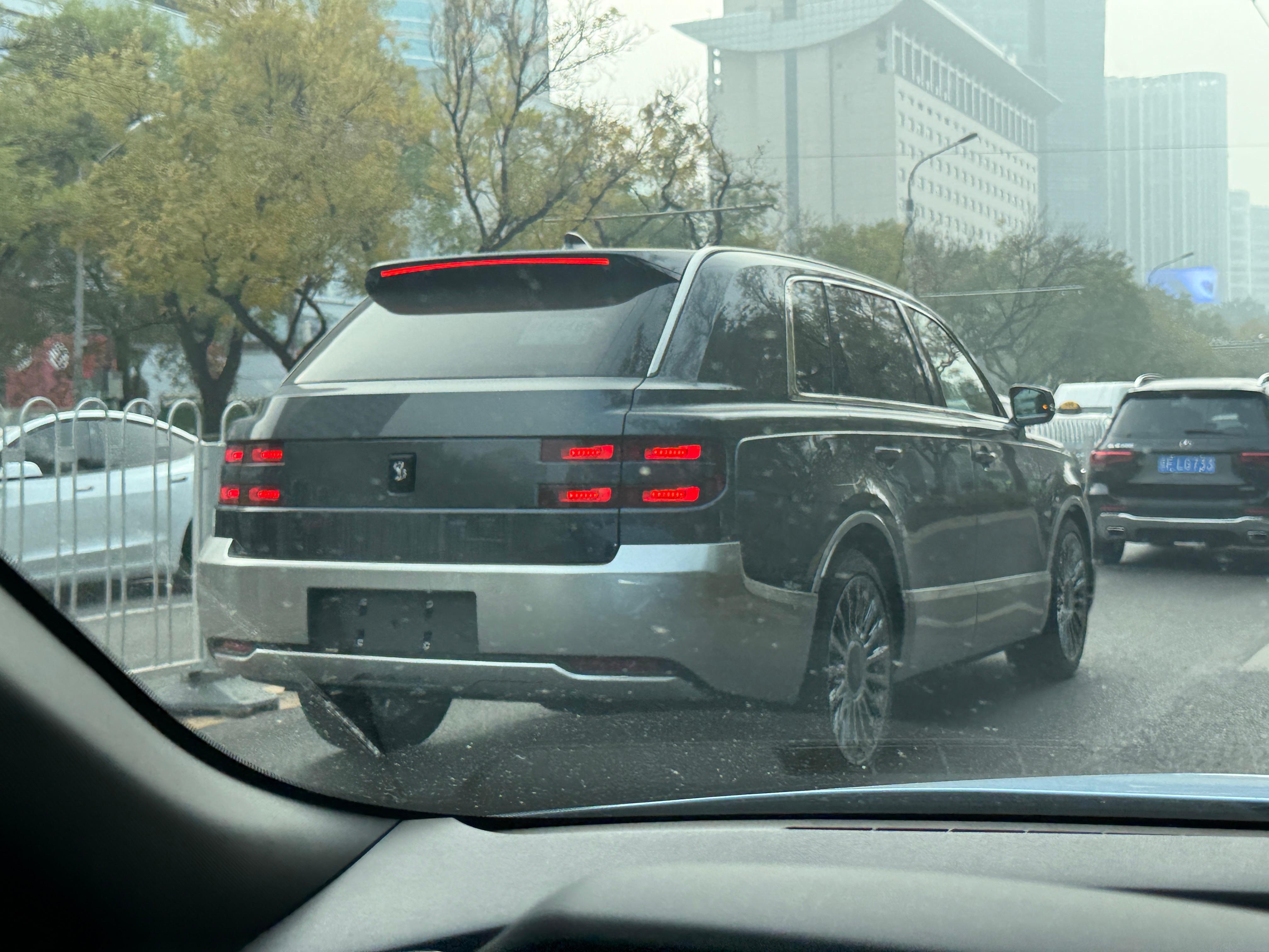 路遇 小日子库里南[吹风车]有铁子了解不[吹风车] ​​​