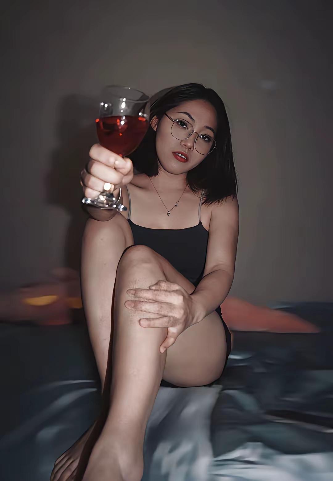 我对股市如初恋……
股市却把我扫荡的干干净净……