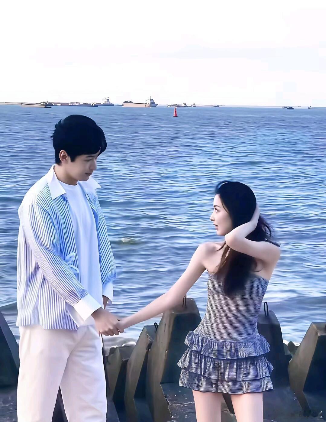 女孩你太美了！！！最强cp一出场，全世界都成了他们恋爱的背景板柳柳 周佑凌｜柳周