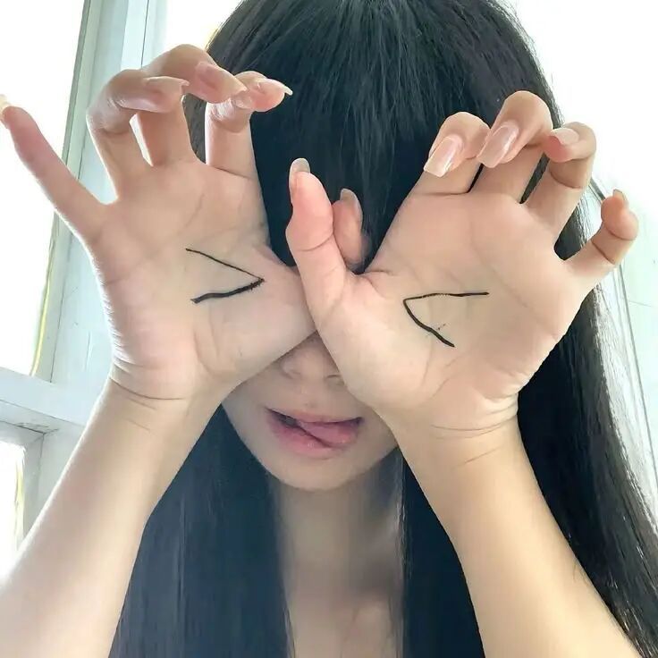𝑾𝒆𝑪𝒉𝒂𝒕｜ins风女头｜质感头像｜万能款｜不挑人｜无水印 