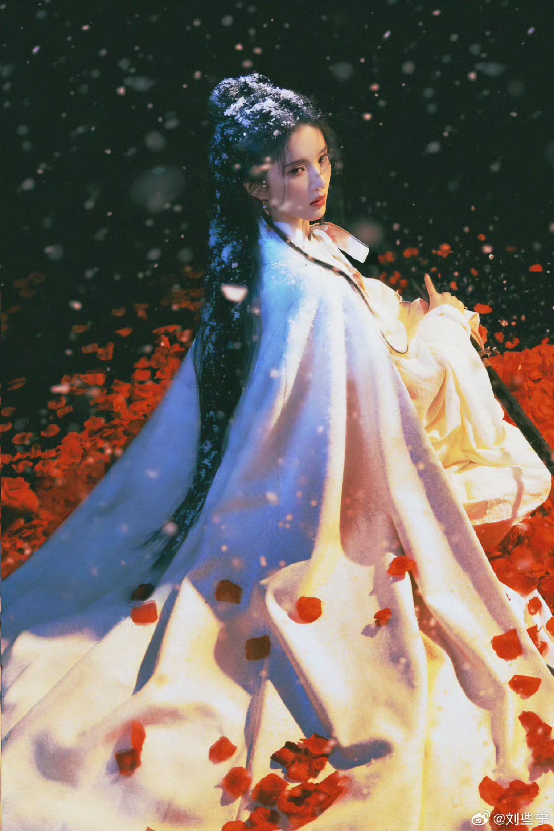 刘些宁首部古偶女主刘些宁第一部古偶女主归良辰是刘些宁首部古偶女主剧诶 ，恭喜妹妹