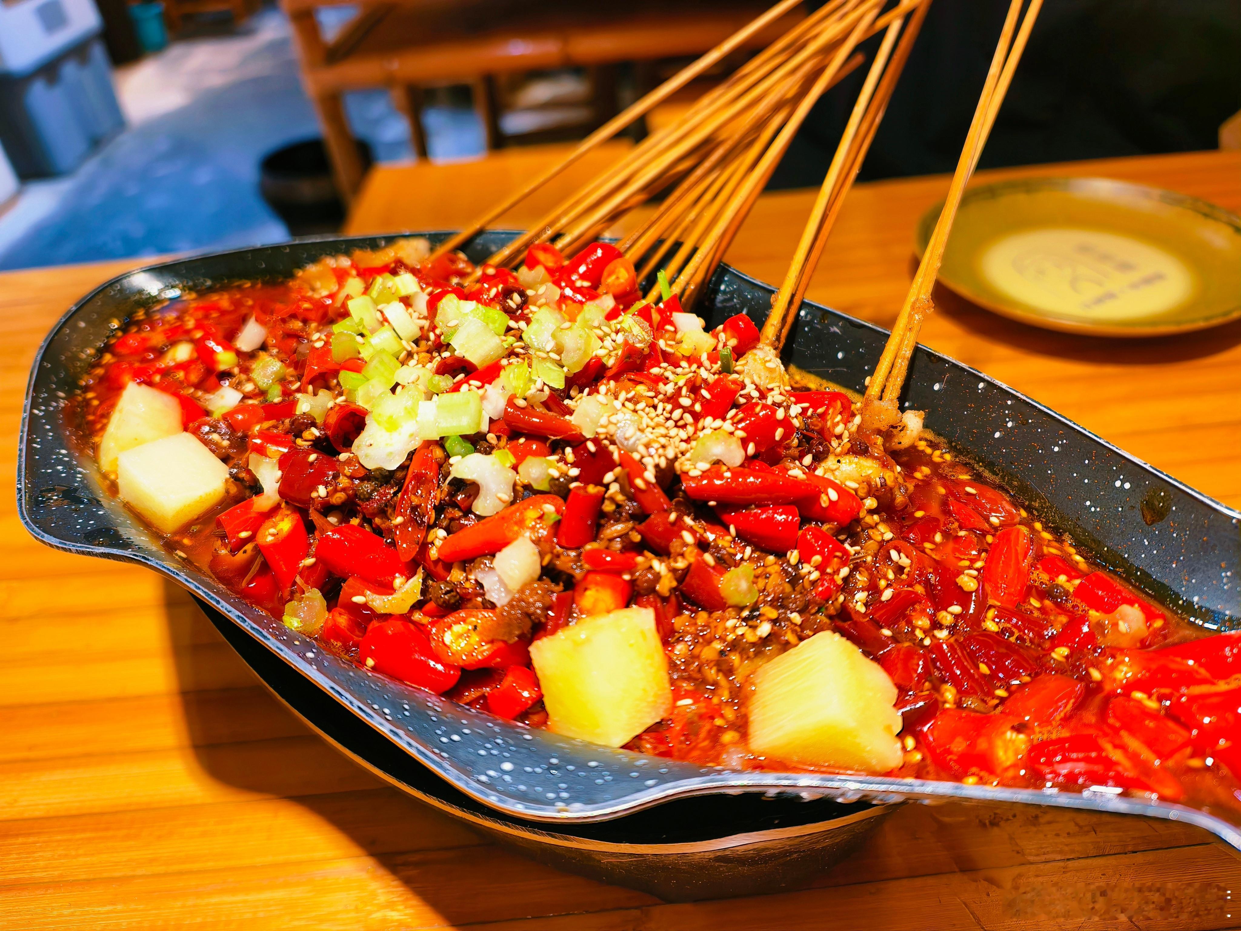 今晚吃的主题是辣，聊的主题有点分散，感觉经济下行，大家都不容易。  ​​​