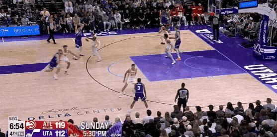 挡不住！马卡三分再进已得40+！
在今天NBA常规赛爵士对阵老鹰的第四节比赛中，