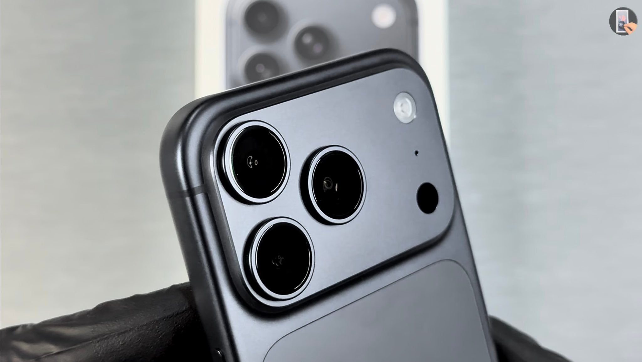 iPhone 17 Pro黑色版，有人喜欢吗？ ​​​