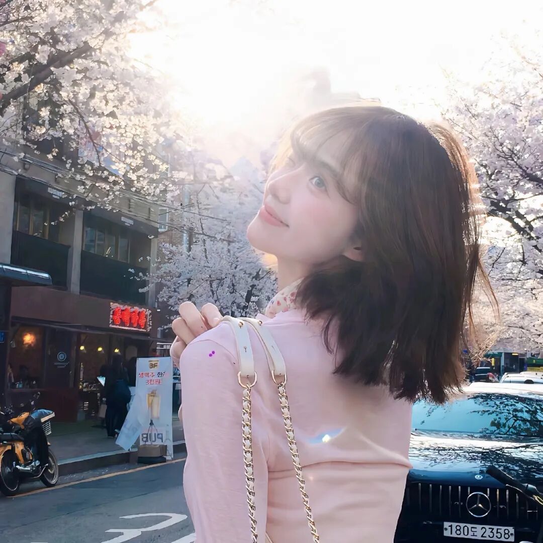精选热门高清女头分享𝑺𝒉𝒂𝒓𝒆·头像丨𝑾𝒆𝑪𝒉𝒂𝒕·女生头