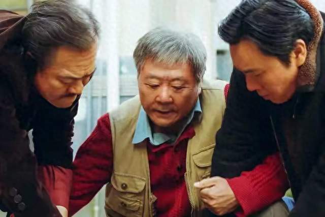 四起命案牵出旧案！《余红旧事》空降迷雾剧场，阵容太能打