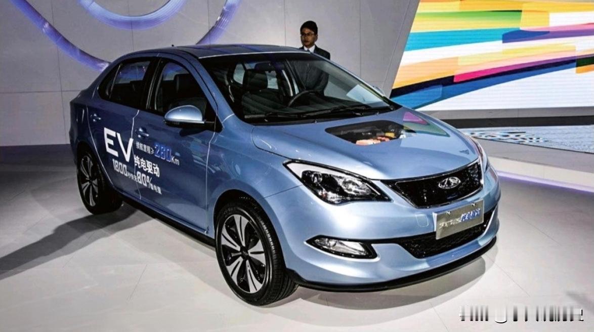 双杆齐下——奇瑞发布两款新能源产品
眼看着比亚迪在新能源领域风生水起,作为曾经的