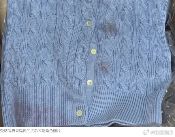 #女子上千元的鞋被洗坏只赔十多元#【洗坏上千元的鞋只赔十多元！女子踩“坑”线上洗