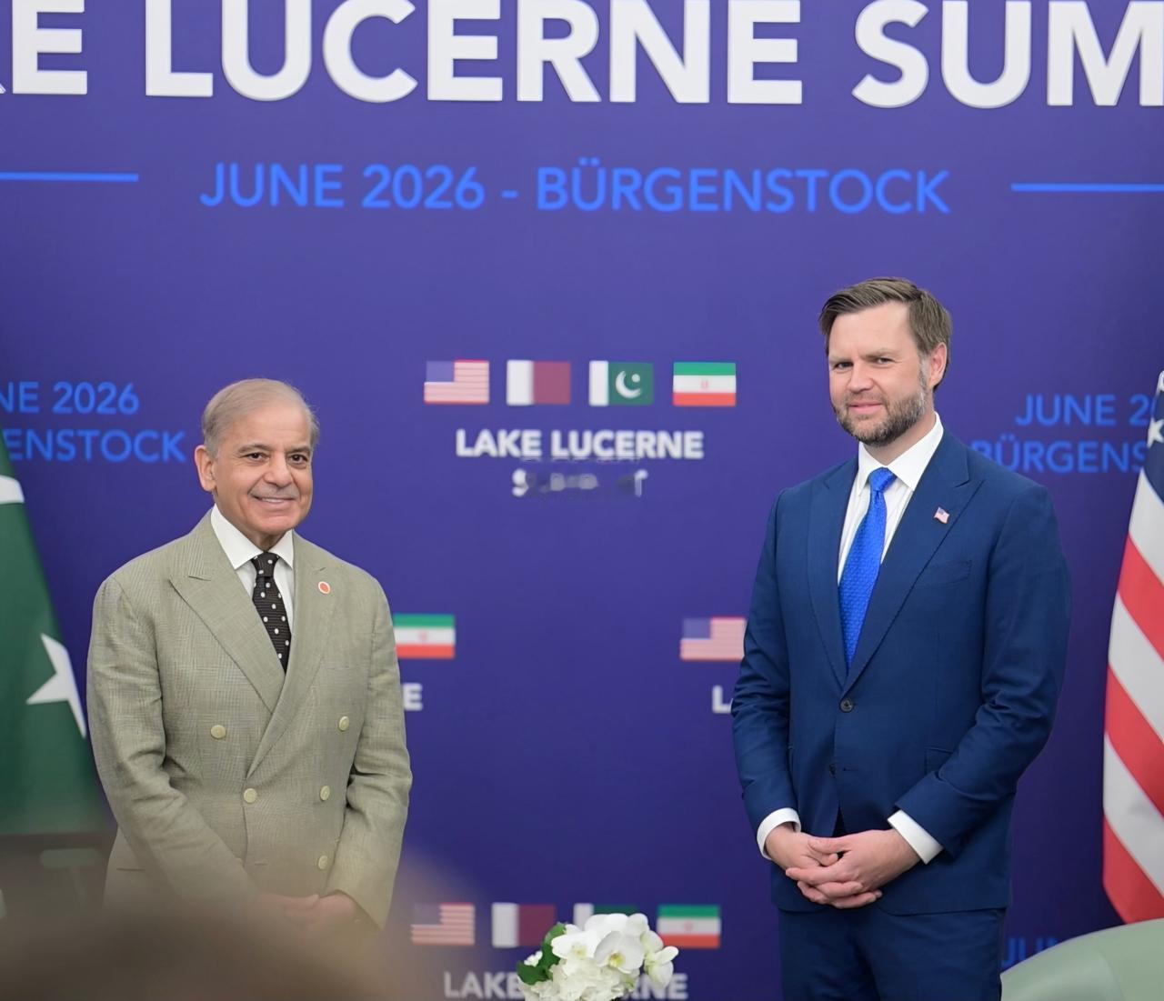 6月21日，瑞士比尔根山庄（Bürgenstock）迎来备受关注的四方会谈。美国
