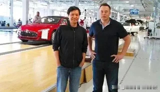 在刚刚举行的中美晚宴上，雷军请马斯克一同合影，这是他们首次见面吗？其实不是，雷军