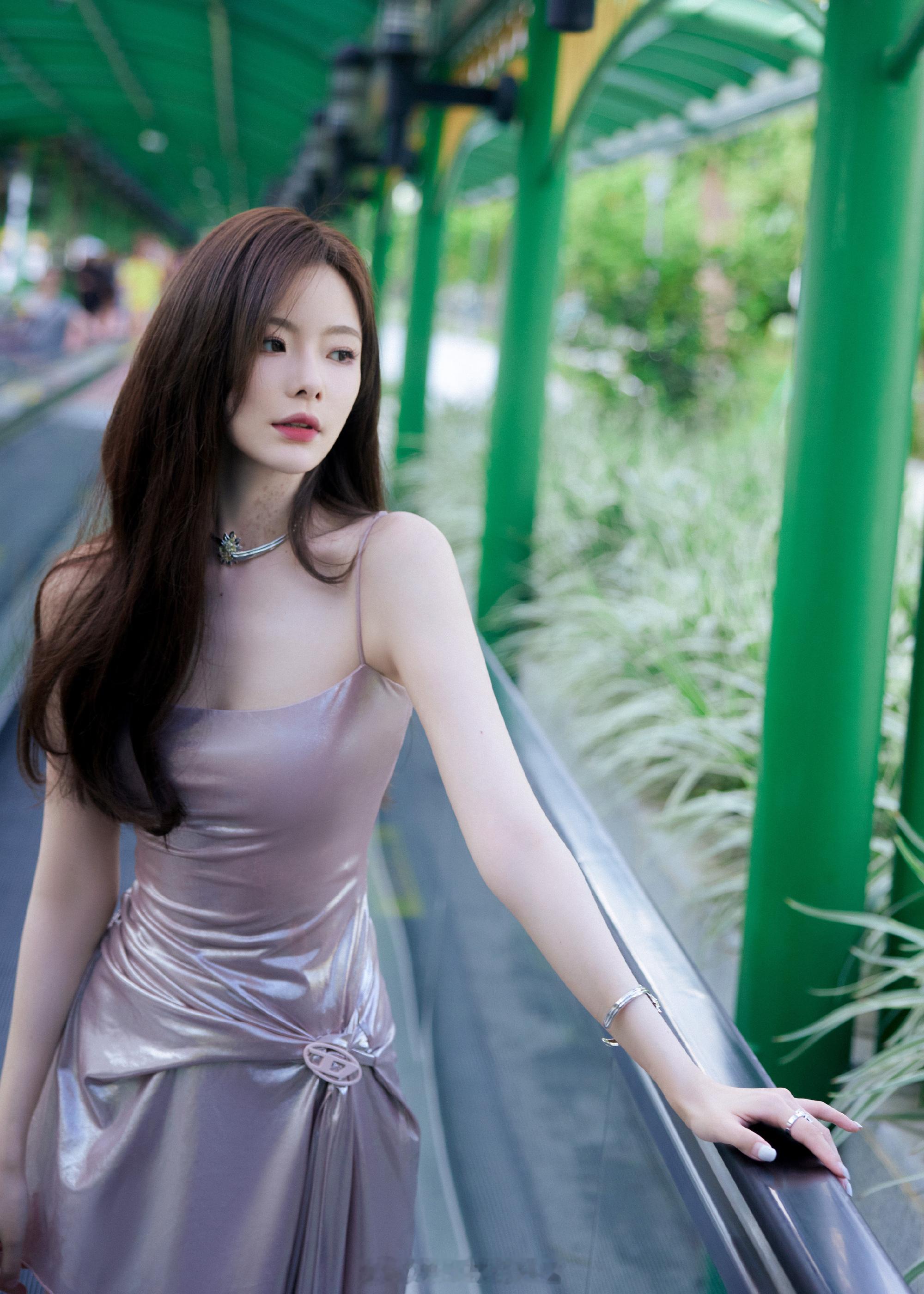 陈卓璇酷酷的美美的 ​​​