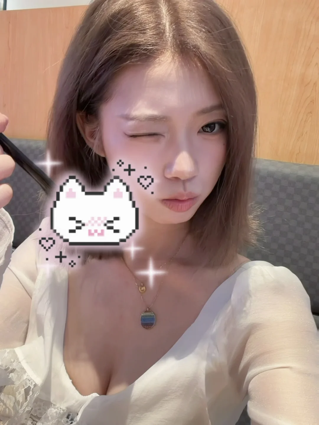 妈咪～她才不是什么黄毛丫头呐