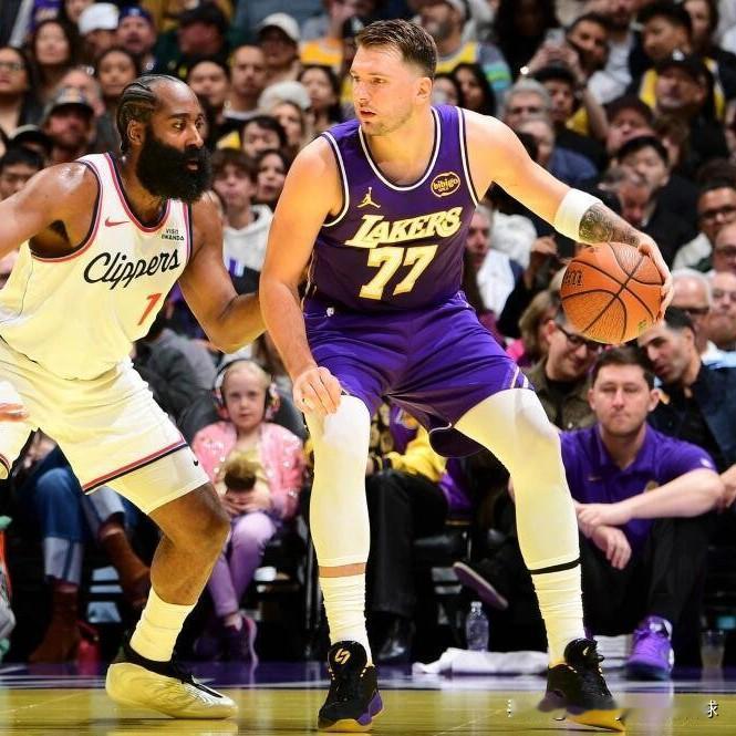 『就在今天！NBA 传来多则湖人队最新消息』

1、四连胜的湖人坐镇主场迎战 N