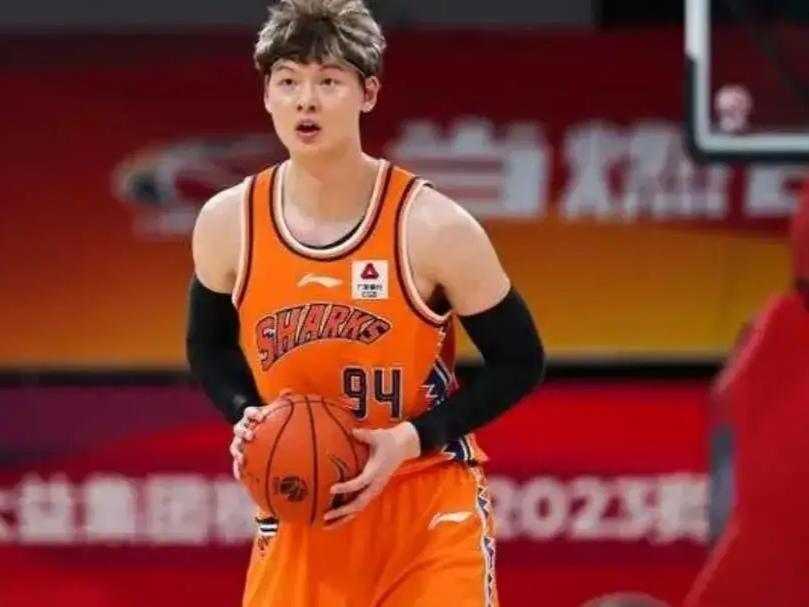 CBA最新消息：今晚是CBA第一阶段最后一个比赛日，随着最后一场同曦男篮和深圳男