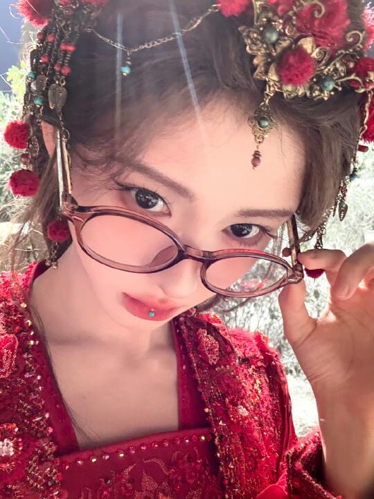 鞠婧祎 老年小猪