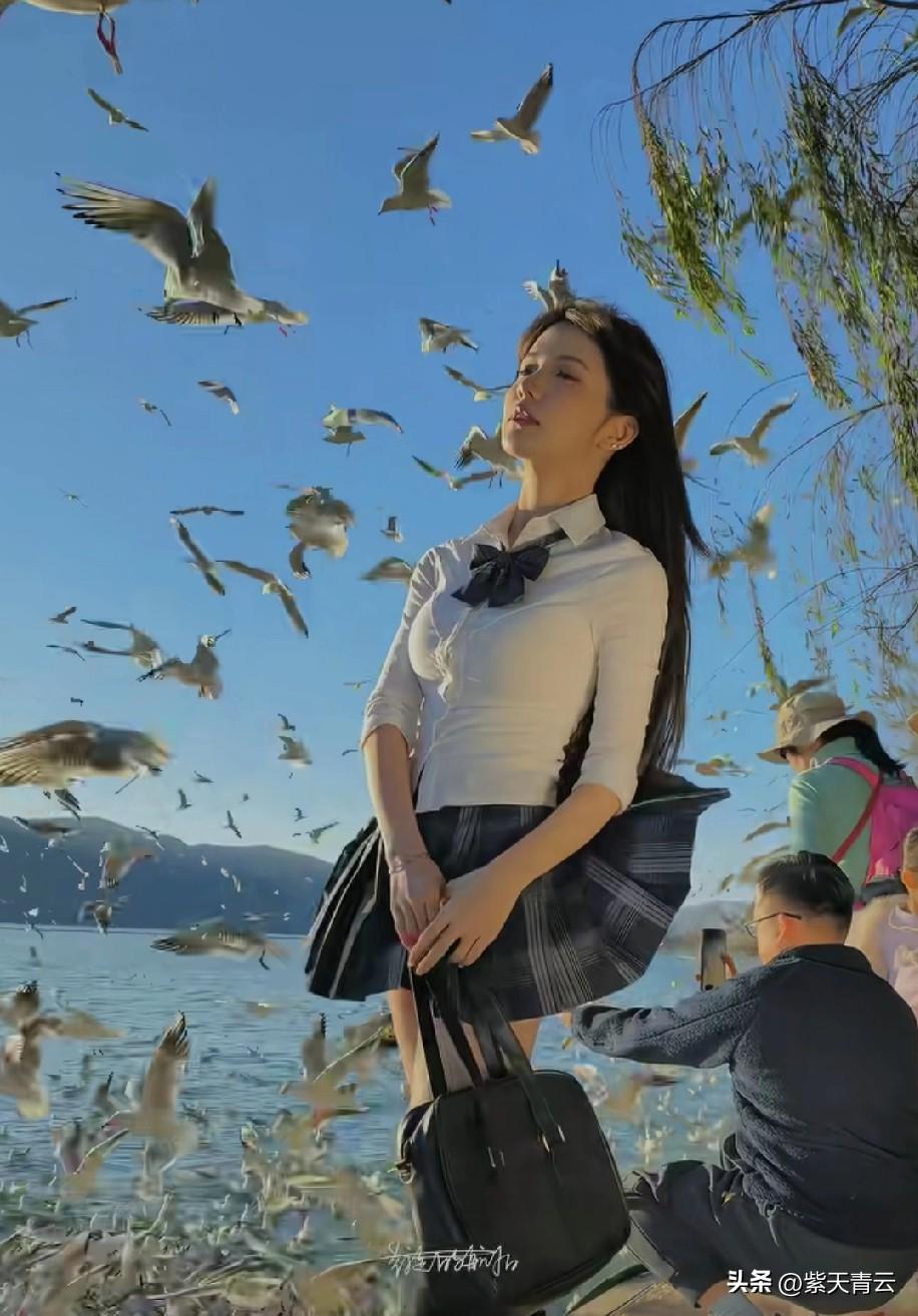 人到中年，不再强求别人理解，也懒得解释。懂你的人不用讲，不懂的讲了也没用。

圈