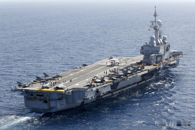 【军事】“戴高乐”号是法国海军唯一现役航母，也是全球除美国外唯一的核动力航空母舰