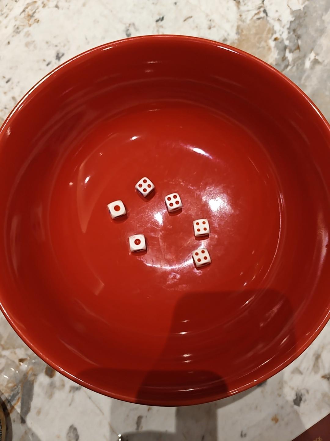 今天博饼第一圈就有人出了状元插金花，直接杀死了比赛……谁懂这种感觉啊？！

欢乐