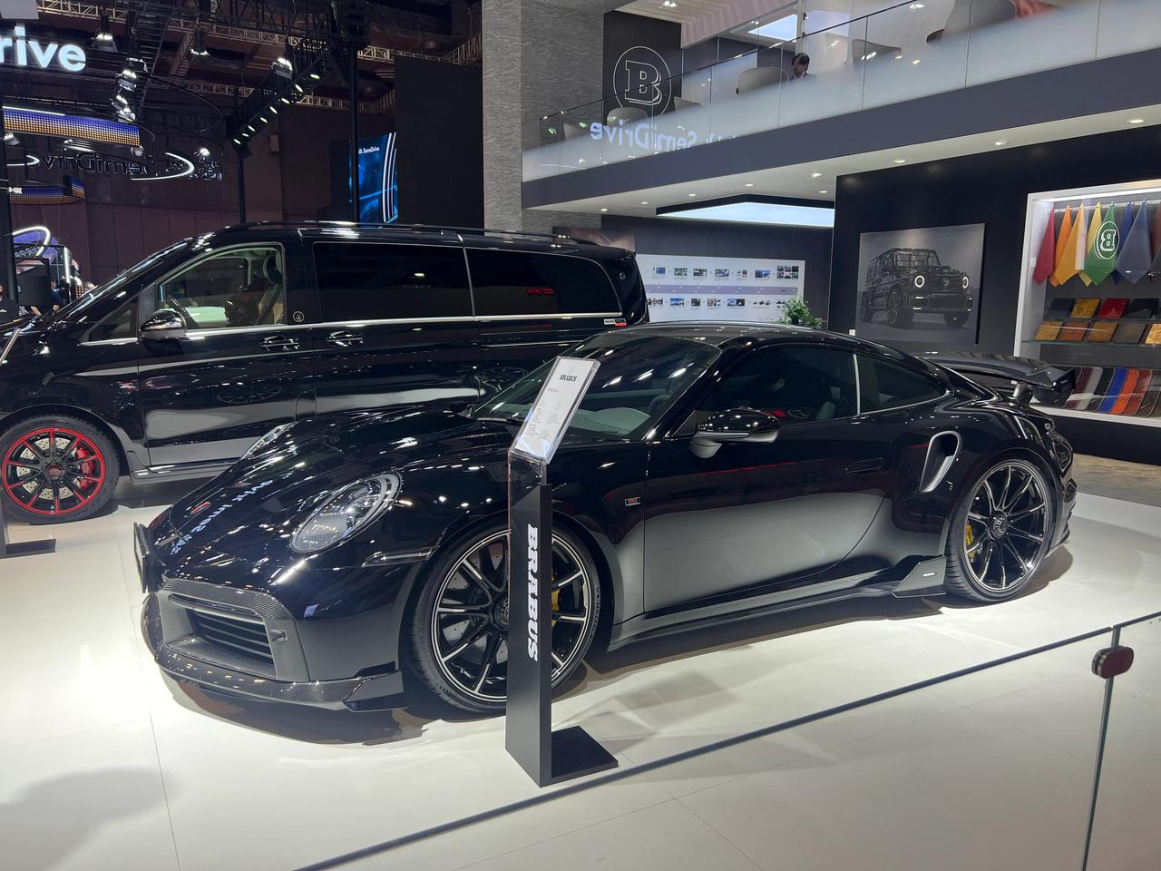 本届上海车展最贵的911不在保时捷展台，而是这儿，Brabus报价465万，拥有