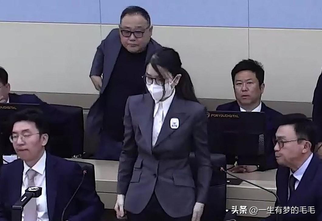 6月26日，韩国首尔中央地方法院宣判金建希卖官斡旋受贿一案全部罪名成立，判处其有