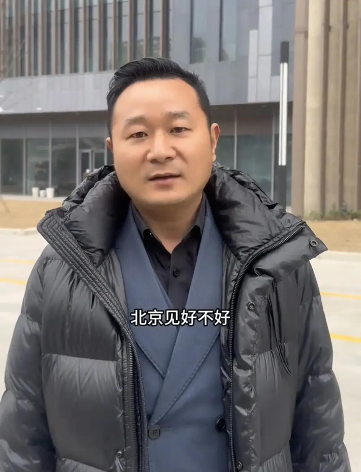 嫣然天使医院的那个房东都70多岁了，应该是这位江苏的昆山大哥学习，不说免费，至少