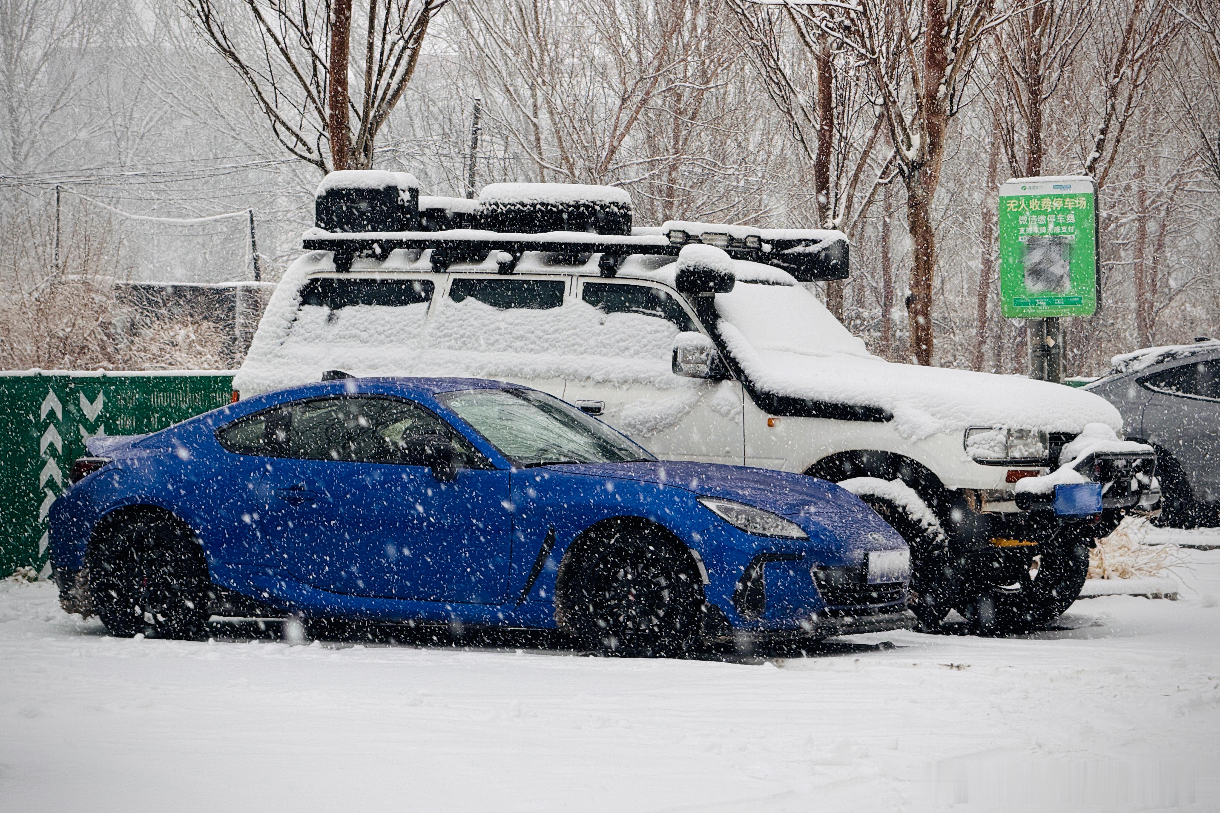 今天开BRZ通勤，冬季胎配合好扭矩输出一点没滑，下雪天和斯巴鲁更配，虽然说的不是