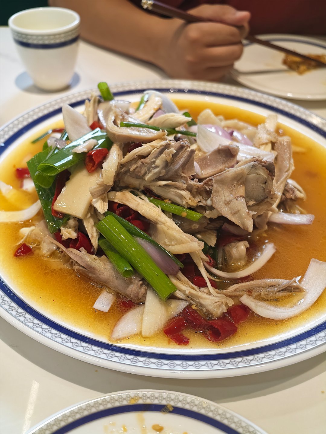 椒麻鸡，看到这道菜应该就知道我在哪了大v聊车 伊犁