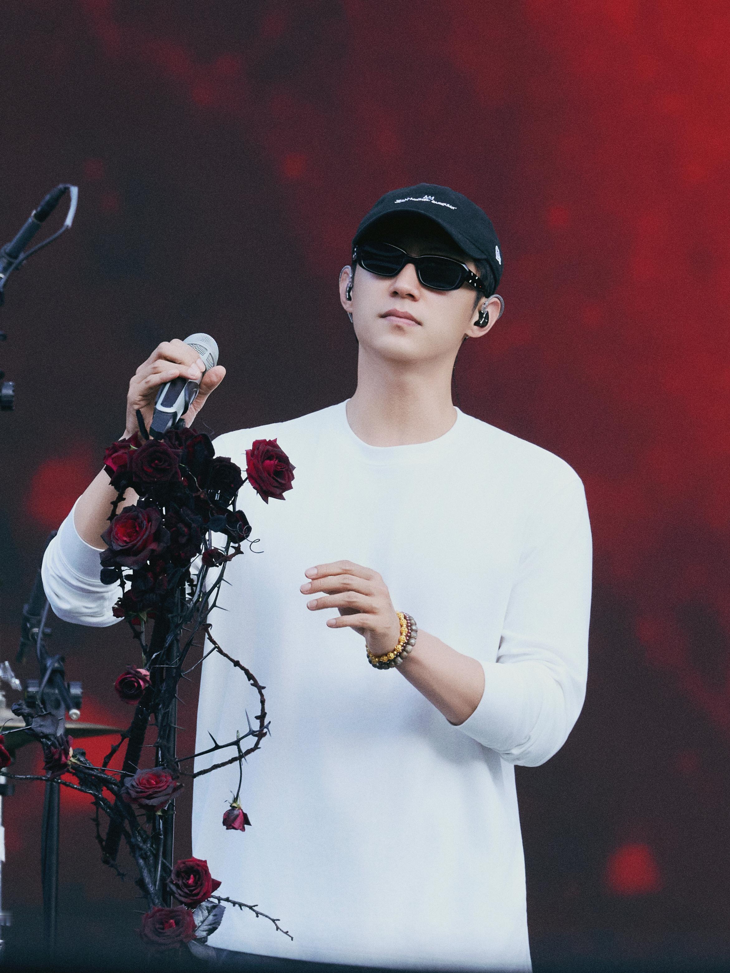 一觉醒来，一些莫名其妙的人来给我留言嚎丧，反正我都拉嘿了，《罚罪2》开播第5天就