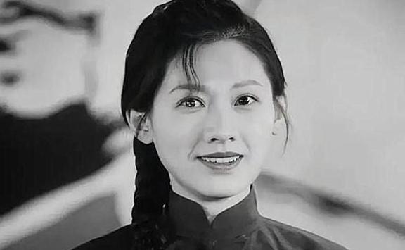 1979年，女知青李宝华返城前夜，哭着对丈夫说：“今晚过后，我们就不是夫妻了！”