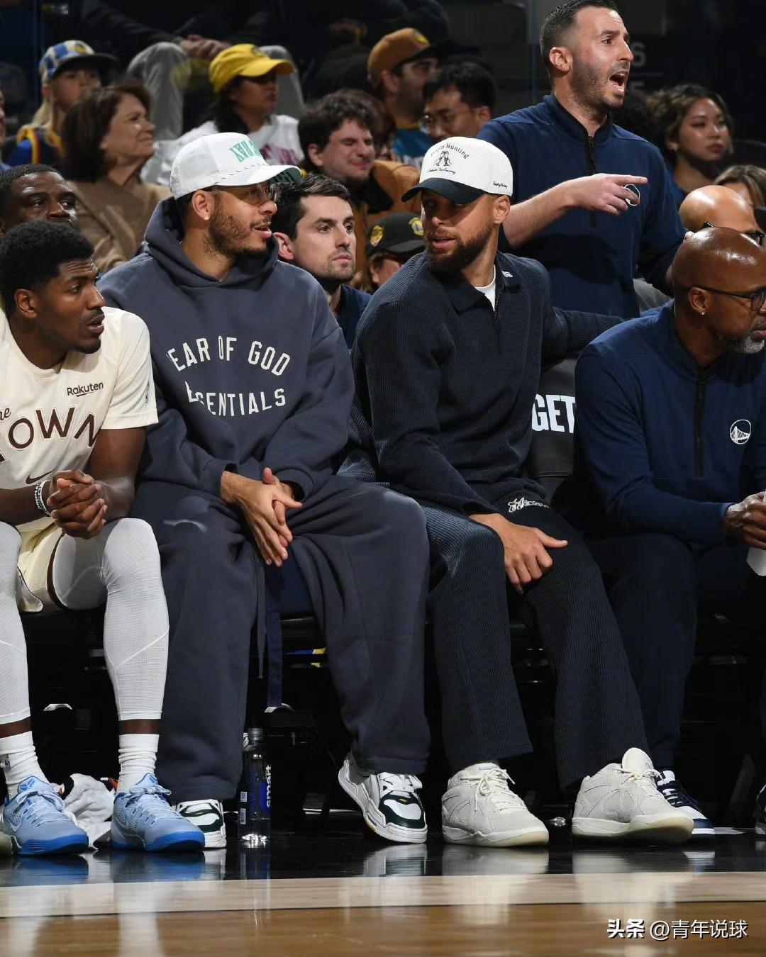 勇士队面临重大抉择！

据NBA权威记者Brett Siegel报道：勇士队正在