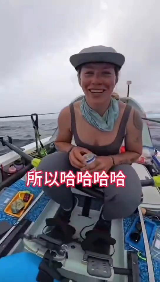 第25天，美国人单人划船去夏威夷。今天是6月22分，太平洋时间我穿越了，结束。马