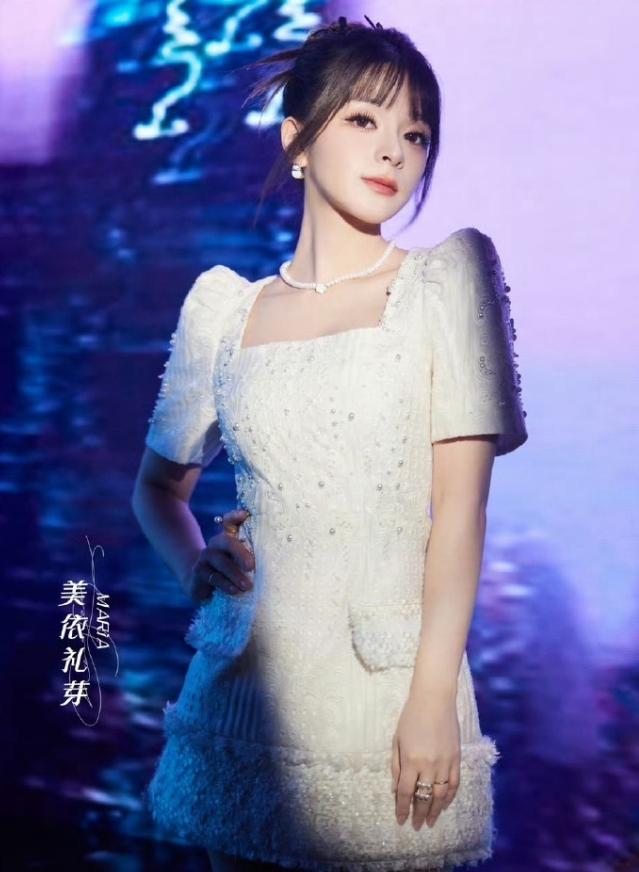 美依礼芽真是勇！
一个娱乐圈的明星艺人，公开自己的立场，应该是非常艰难的一个决定