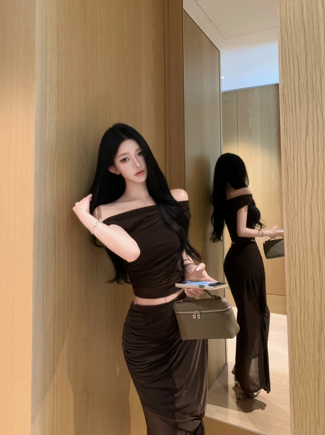 就喜欢穿点显身材的裙子！
