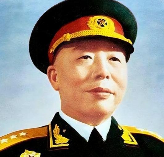 [微风]1950年，宋时轮正在一家饭店吃饭，服务员无意间提到了老板的名字，宋时轮