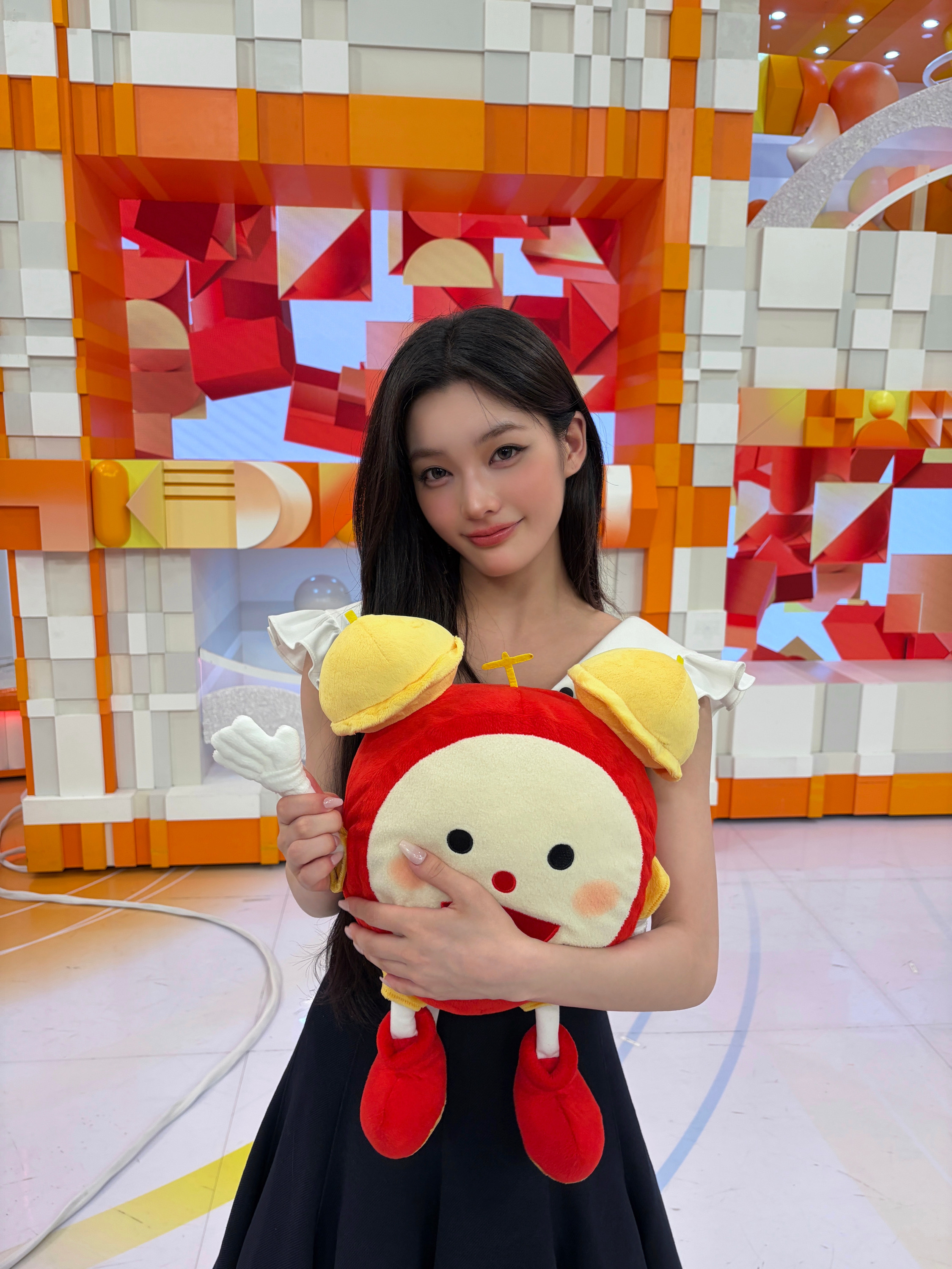260702 Iroha更新wvs闹钟电视⏰今天有幸首次现场出演节目💖全程都超