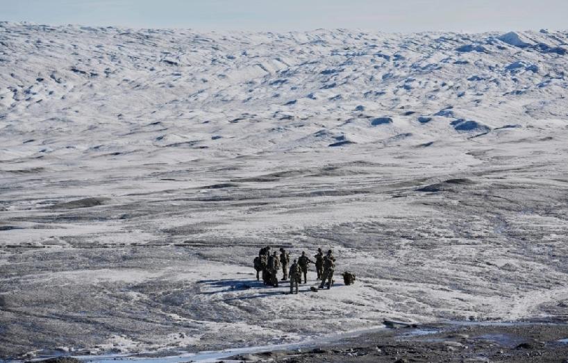 美国总统特朗普扬言可能动用武力夺取格陵兰，欧盟国防事务专员库比柳斯（Andriu